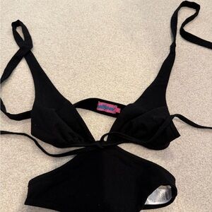 Black Women's Strappy crop top